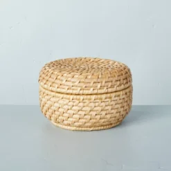Woven Basket With Lid Natural - Hearth & Hand™ With Magnolia 10 Woven Basket With Lid Natural - Hearth & Hand™ With Magnolia -Furniture Shop GUEST cd13636c be60 427b b7e0 6ad52733400f